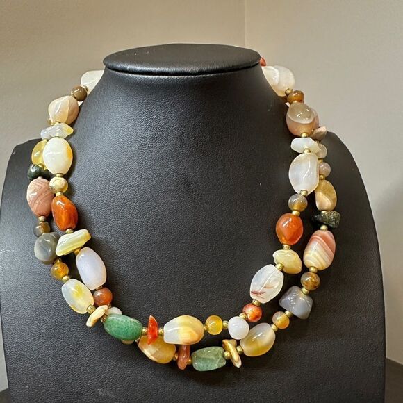 Jewelry - 23" Vintage long Multi-stone and gold tone accent necklace!